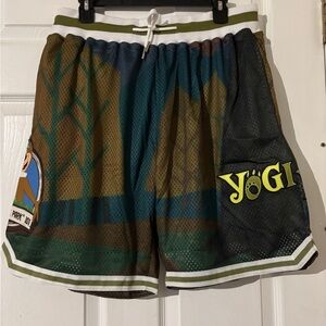 Headgear classics Yogi Bear Themed Men's Shorts - Multicolor size large
